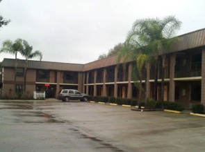 East Lake Inn