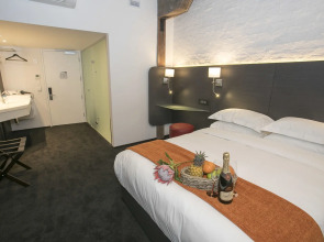 ONOMO Hotel Waterfront