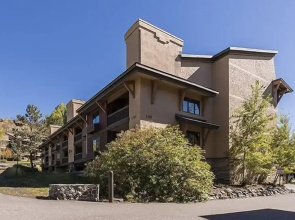 Phoenix 118B - 1 Br Townhouse