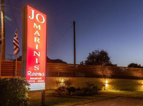Jo Marinis Rooms