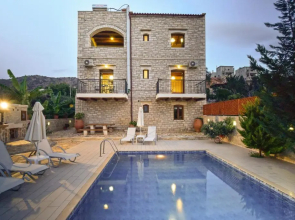 Villa Ahlades