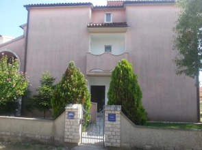 Apartments Maikidan