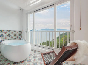 yeosu kkeulaereu spa pension