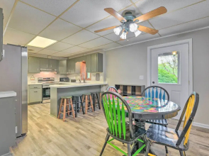 Pet-friendly Waynesville Home w/ Mountain Views!
