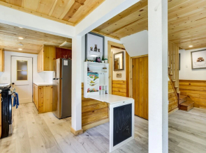 Sugarloaf Vacation Rental ~ 7 Mi to Big Bear Lake!