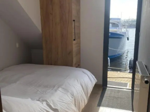 Liberty 4 Go 400 Houseboat