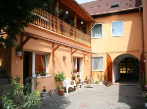 Amulett Apartmanház