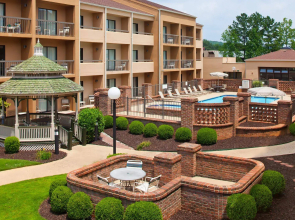 Courtyard by Marriott Huntsville University Drive