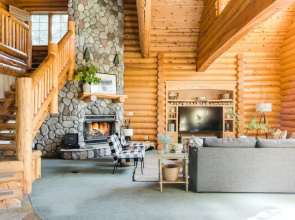 Grizzly by Avantstay Rustic Big Bear Cabin w/ Hot Tub & Pool Table