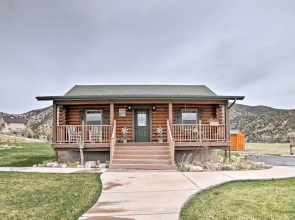 Rustic Cabin Near Palisade State Park w/ Deck!