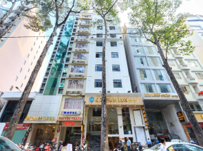 SAZI Resin Hotel - Free Nails/HairWash