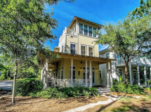 Watercolor Beach Home With Resort Amenity Passes - Close to Seaside- Sleeps 8