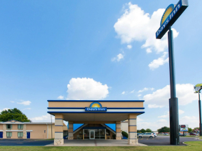 Days Inn by Wyndham Norman