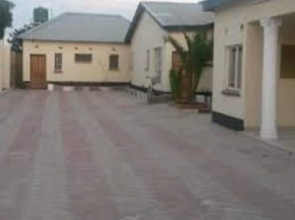 Kutwingi Lodge and Apartments