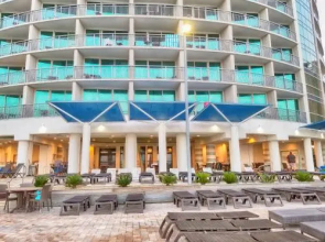 Amazing Views from this 12th Floor, 1 BR 1BA Cozy Suite!