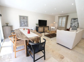 Maison de village avec piscine privée au coeur du village d'Aureille, 6 personnes LS1-386 PROUVENCO