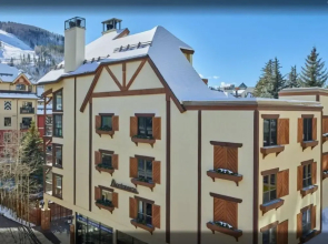 4 Bedroom Condo in Lionshead at Boutique Resort Within Walking Distance to the Eagle Bahn Gondola