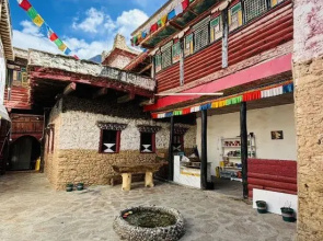 Danba Daughter Qing Manor (Jiaju Zangzhai No.1 Environmenttai Branch)