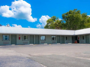 The Gator Den Motel
