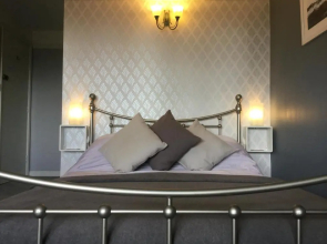 Riverside Cottage B&B