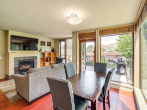Steps to Lake Chelan: Condo w/ Resort Amenities!