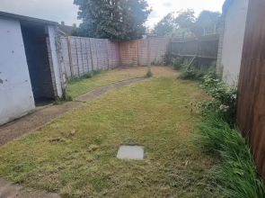 3 Bed House Sleeps 5 - Parking, Garden, Pets