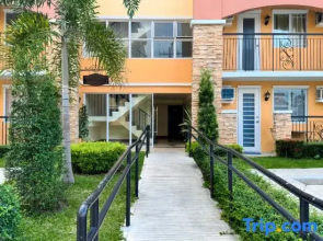 7-14min From Airport, SM mall, Large Work Table, Free Pool, Digital Nomad/Remote Work