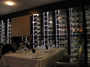 Anna's Restaurant & Hotel