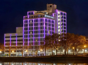 Embassy Suites Rockford Riverfront