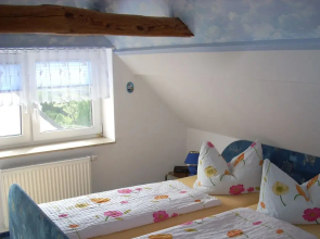 Beautiful Apartment in Wischuer with Fenced Garden