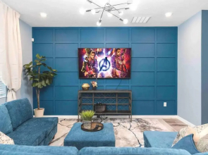 Super Blue- Sleeps 24 w Pool Movie Loft