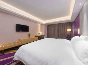 Lavande Hotel Longchuan East