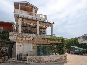 Beautiful Home in Komarna With Wifi and 3 Bedrooms