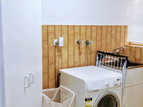 Camelias Boutique Cottage in Dianella