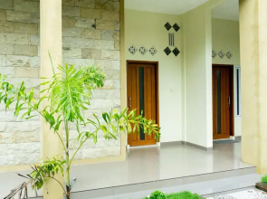 RedDoorz near Benteng Van Den Bosch