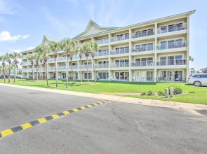 Beach & Pool Access: Family-friendly Miramar Condo