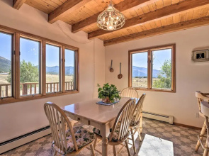 Questa Home w/ Views - 13 Mi to Red River Skiing!