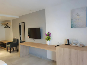 Coral Bay Resort