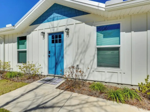 1 Mi to Beach: Dog-friendly PCB Home w/ Backyard!