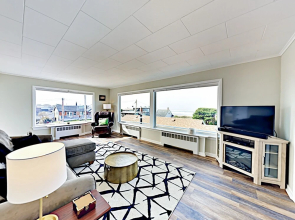 Ocean-View Beach - 6 Br Home