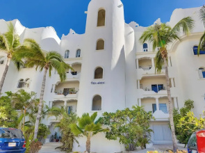 Beachfront Oasis in Cabo w/ Resort Amenities!