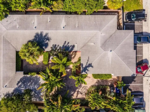 Hainsley Apartments at 1115