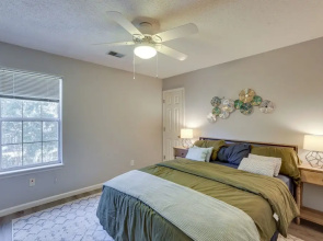 North Charleston Home Near Shopping & Dining!