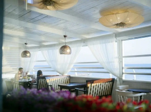 Отель Laza Hall