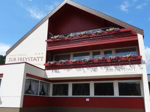Privathotel - Garni - Pension zur Freystatt am Wasserschloss