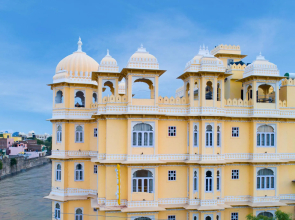 Bloom Boutique | Lake Pichola