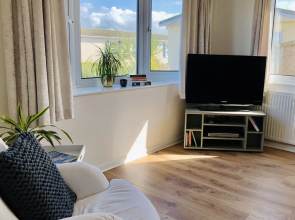 Newly Refurbished Stunning 4-bed Chalet nr Padstow