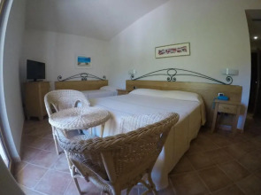 Hotel Villa Gustui Maris