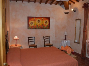 Villa With Private Pool, Immersed in the Gorgeous Countryside of Asciano