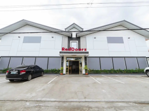 RedDoorz @ Colorado Street Angeles City